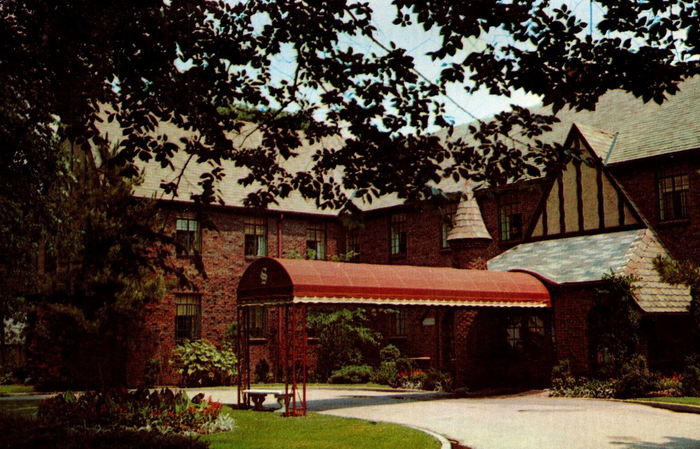 St. Clair Inn - Postcard